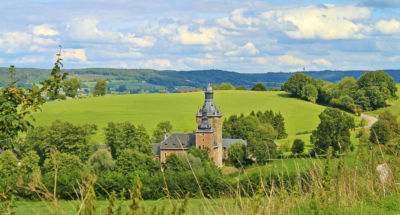 臺風天鴿最新信息及動態(tài)分析與影響評估報告