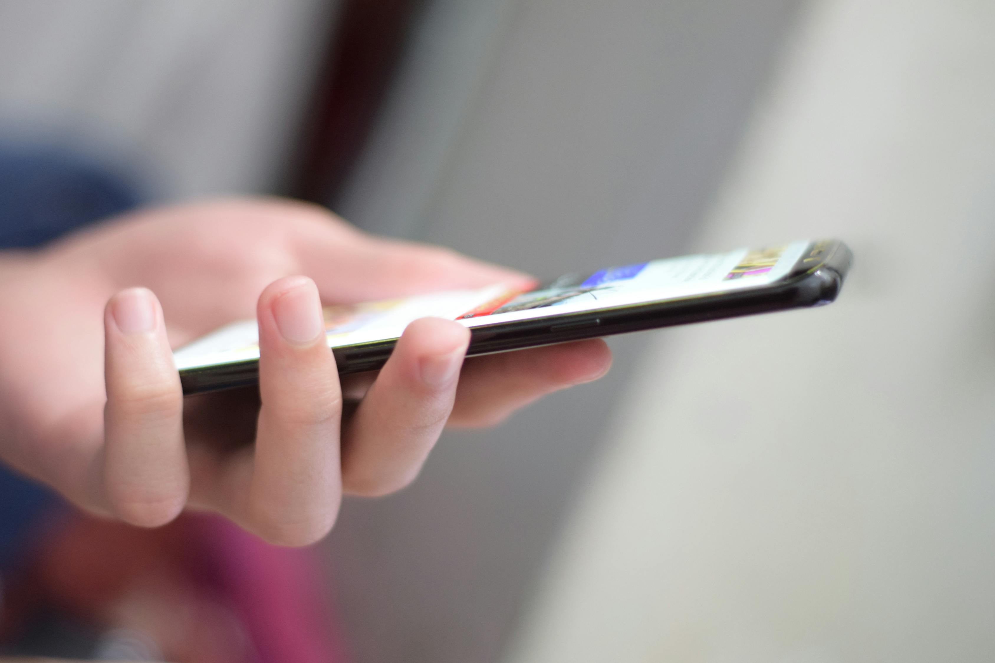 OPPO最新款超薄手機，重新定義輕薄體驗，引領手機新潮流