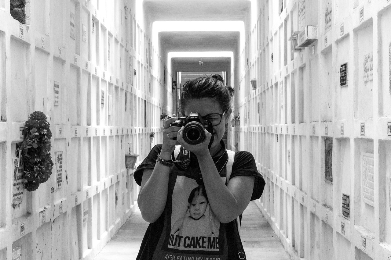 易珠寶最新動態(tài)，引領(lǐng)潮流，展現(xiàn)獨特魅力