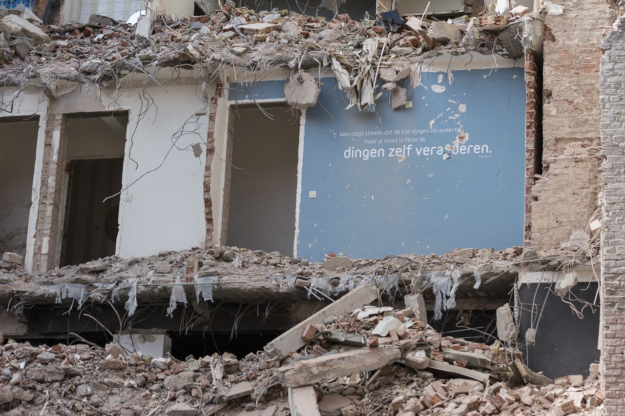 張石高速爆炸最新進展，實時更新事故情況