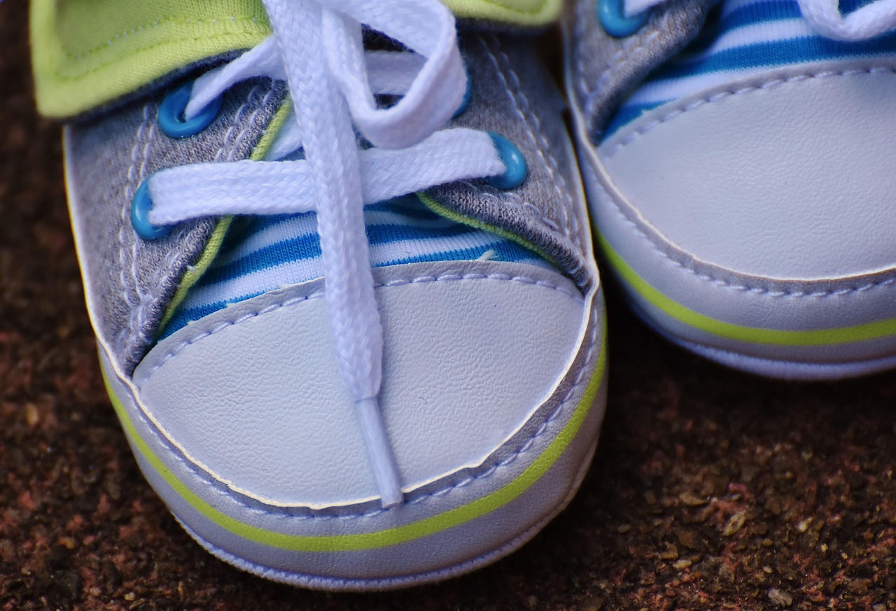 揭秘2017最新潮鞋魅力與趨勢(shì)，引領(lǐng)時(shí)尚前沿探索