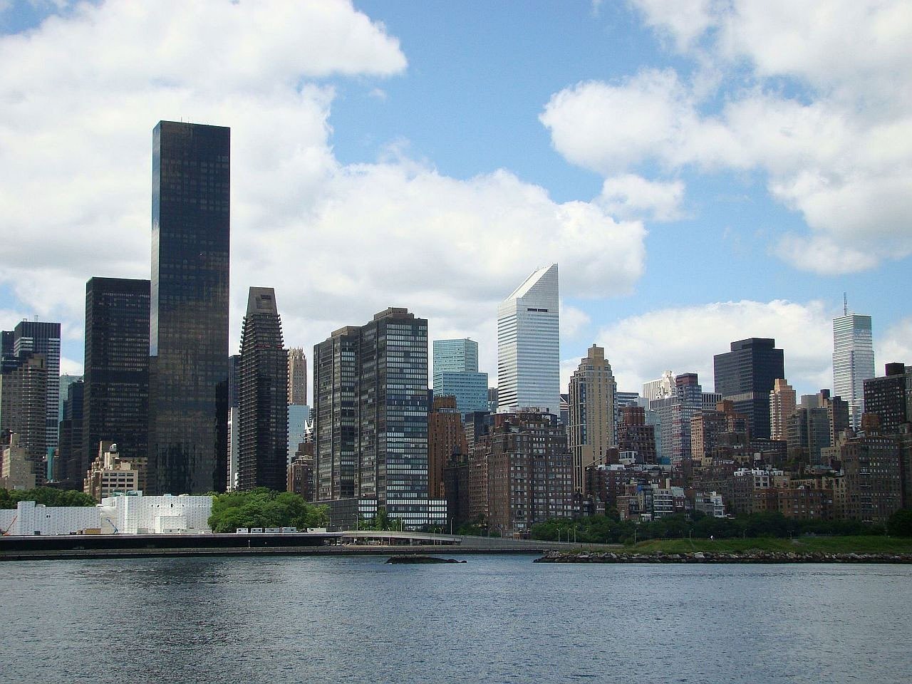 浦北最新樓盤，現(xiàn)代城市生活的理想探索之地